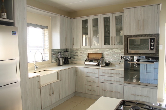 5 Bedroom Property for Sale in Nahoon Valley Park Eastern Cape